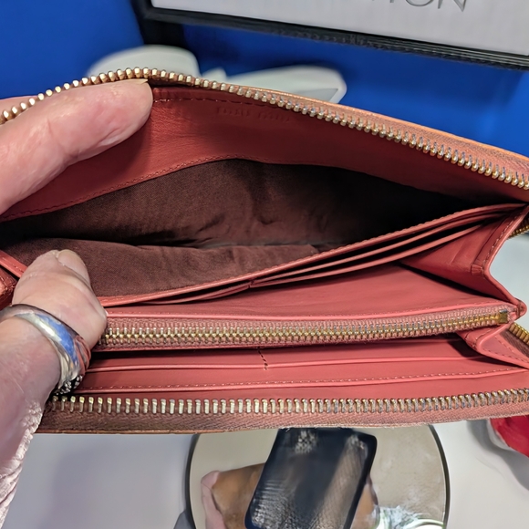 MiuMiu Croc Embossed Leather Wallet In Tan. The Interior Leather Is Terra Cotta - Picture 13 of 17